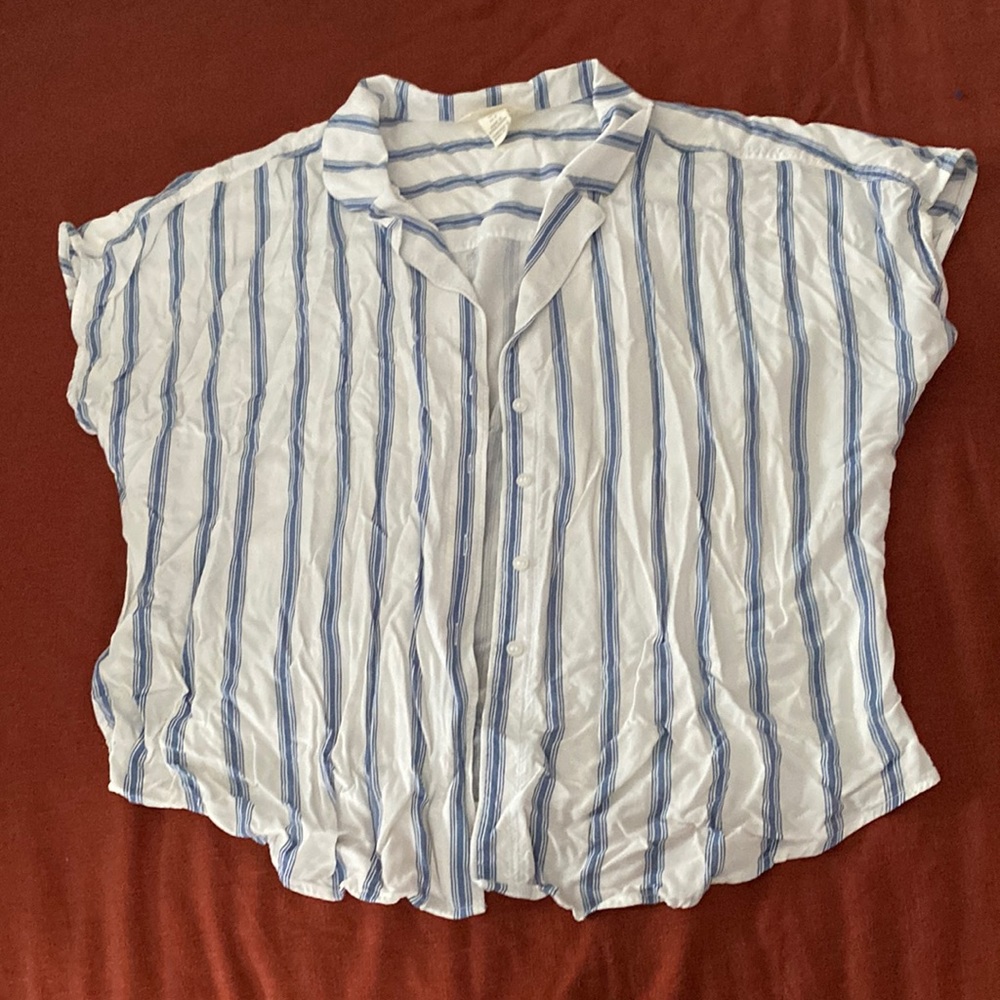 H&M blue striped button down tshirt size large